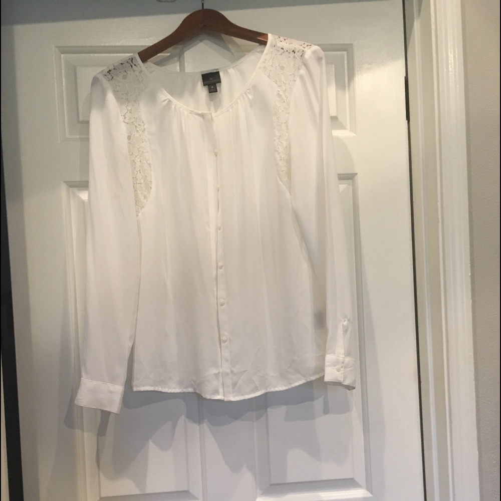 Ladies blouse/excellent condition.
